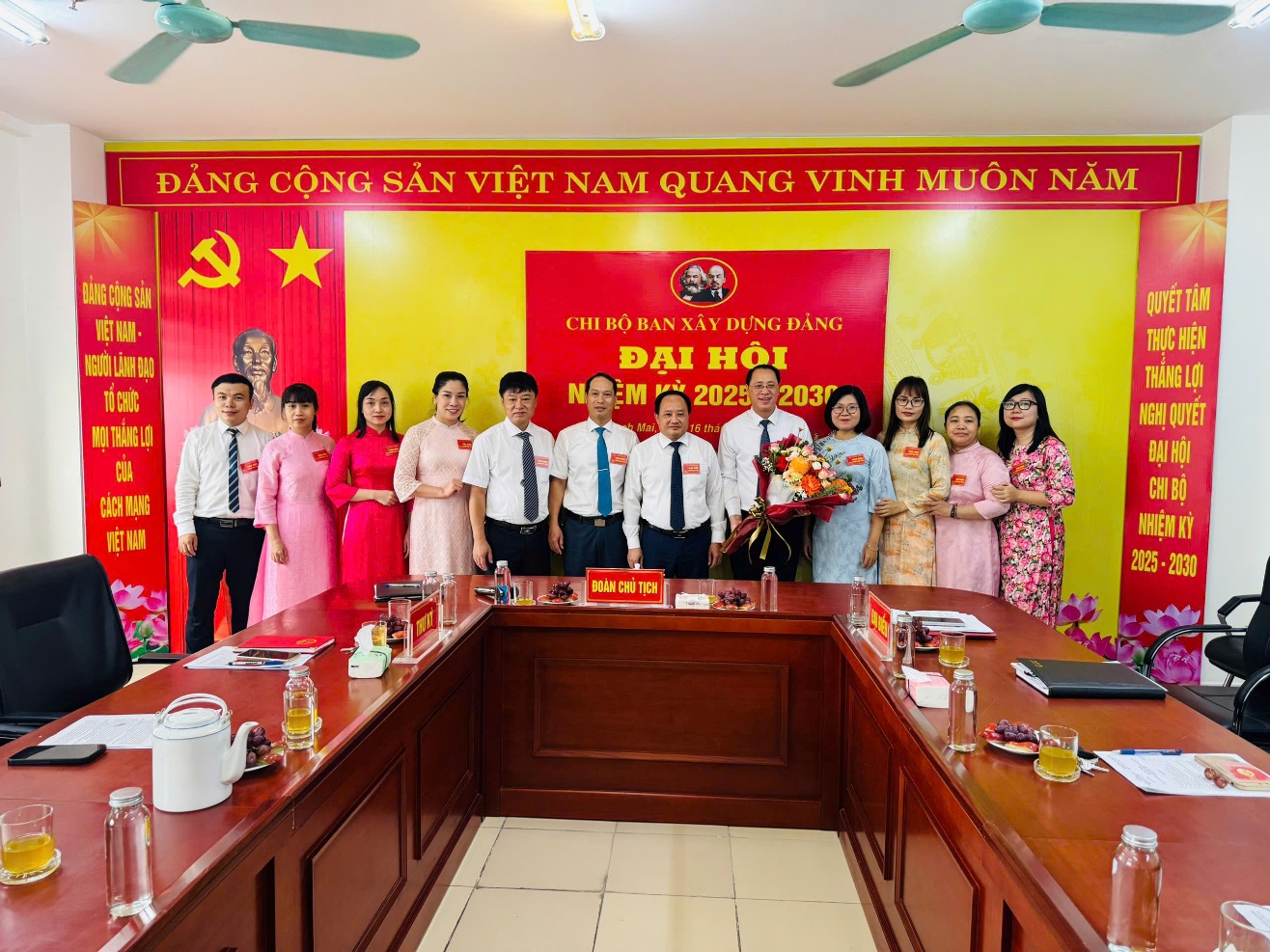 ĐẠI HỘI CHI BỘ BAN XÂY DỰNG ĐẢNG PHƯỜNG BẠCH MAI, NHIỆM KỲ 2025-2030- Ảnh 2.