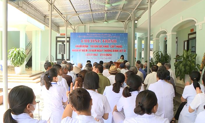 Xã Phúc Thọ: khám bệnh, chăm sóc sức khoẻ, cấp thuốc phụ vụ đối tượng chính sách dịp 27/7- Ảnh 6.