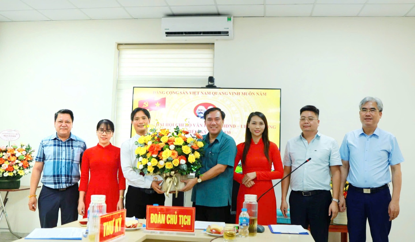 Đại hội Chi bộ Văn phòng HĐND-UBND phường Xuân Đỉnh- Ảnh 1.