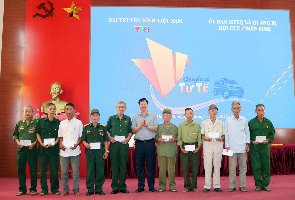 A group of people standing on a stage  AI-generated content may be incorrect.