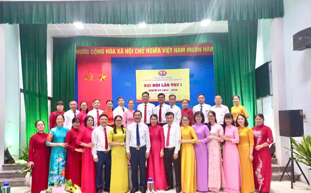 ĐẠI HỘI CÁC CHI BỘ TRỰC THUỘC ĐẢNG BỘ CƠ SỞ LẦN THỨ I NHIỆM KỲ 2025–2030 XÃ THƯ LÂM THÀNH CÔNG TỐT ĐẸP- Ảnh 7.