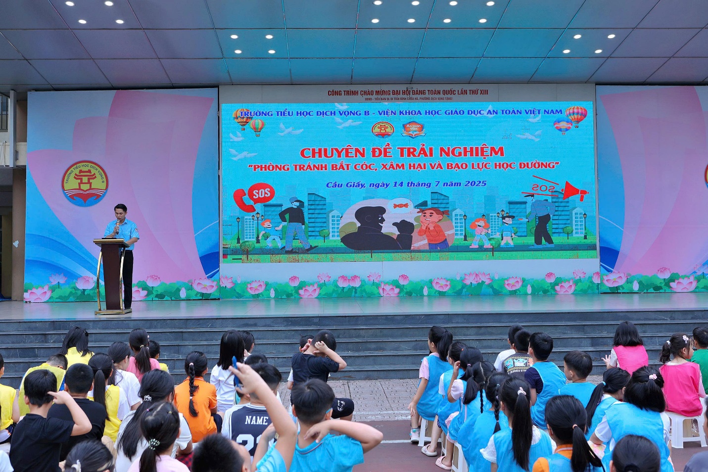 TRƯỜNG TIỂU HỌC DỊCH VỌNG B TỔ CHỨC TẬP HUẤN KỸ NĂNG PHÒNG CHỐNG BẮT CÓC, XÂM HẠI VÀ BẠO LỰC HỌC ĐƯỜNG- Ảnh 1.