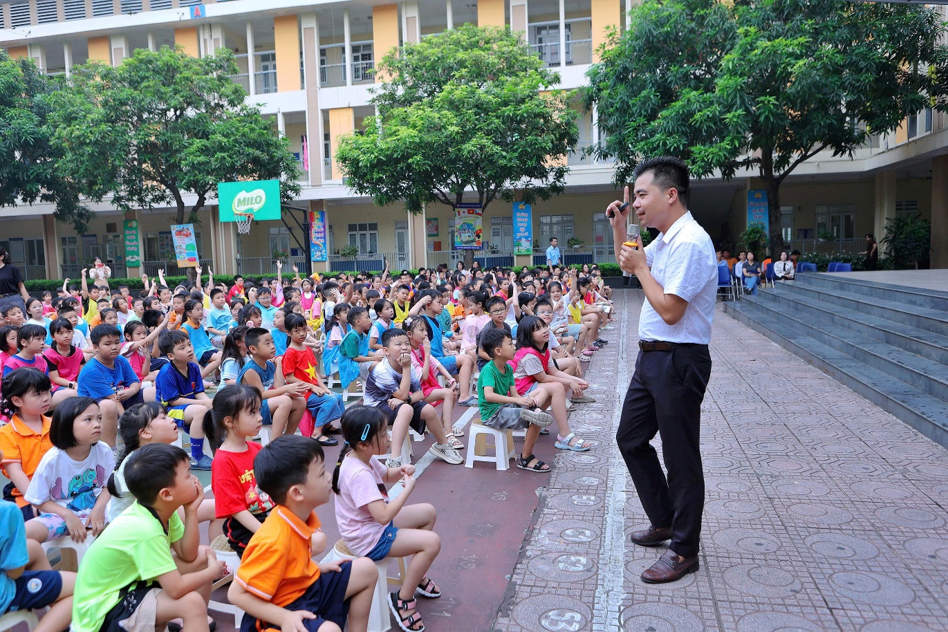 TRƯỜNG TIỂU HỌC DỊCH VỌNG B TỔ CHỨC TẬP HUẤN KỸ NĂNG PHÒNG CHỐNG BẮT CÓC, XÂM HẠI VÀ BẠO LỰC HỌC ĐƯỜNG- Ảnh 3.