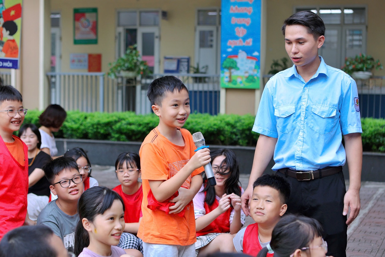 TRƯỜNG TIỂU HỌC DỊCH VỌNG B TỔ CHỨC TẬP HUẤN KỸ NĂNG PHÒNG CHỐNG BẮT CÓC, XÂM HẠI VÀ BẠO LỰC HỌC ĐƯỜNG- Ảnh 4.