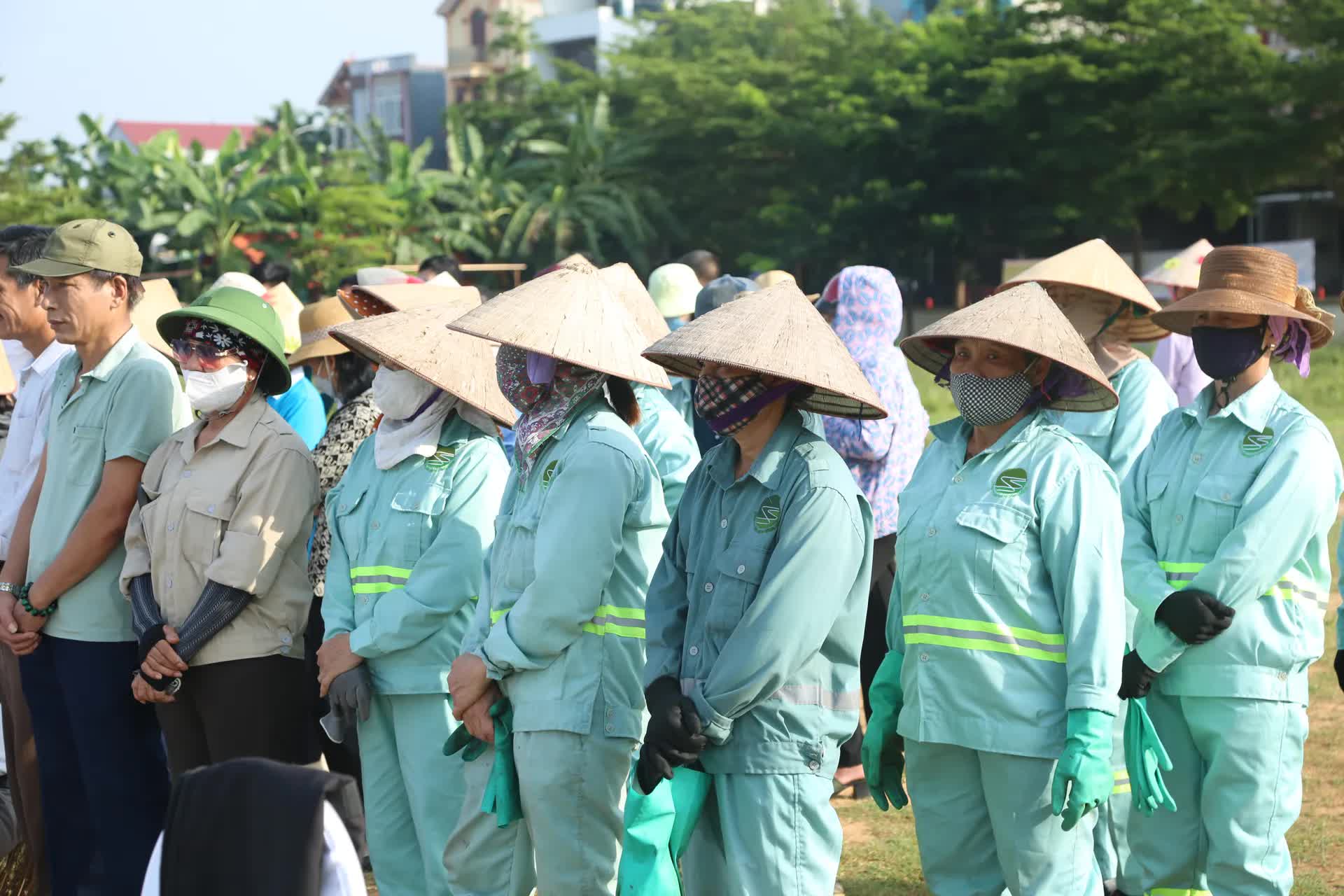 Xã Tiến Thắng: ra quân tổng vệ sinh môi trường- Ảnh 4.