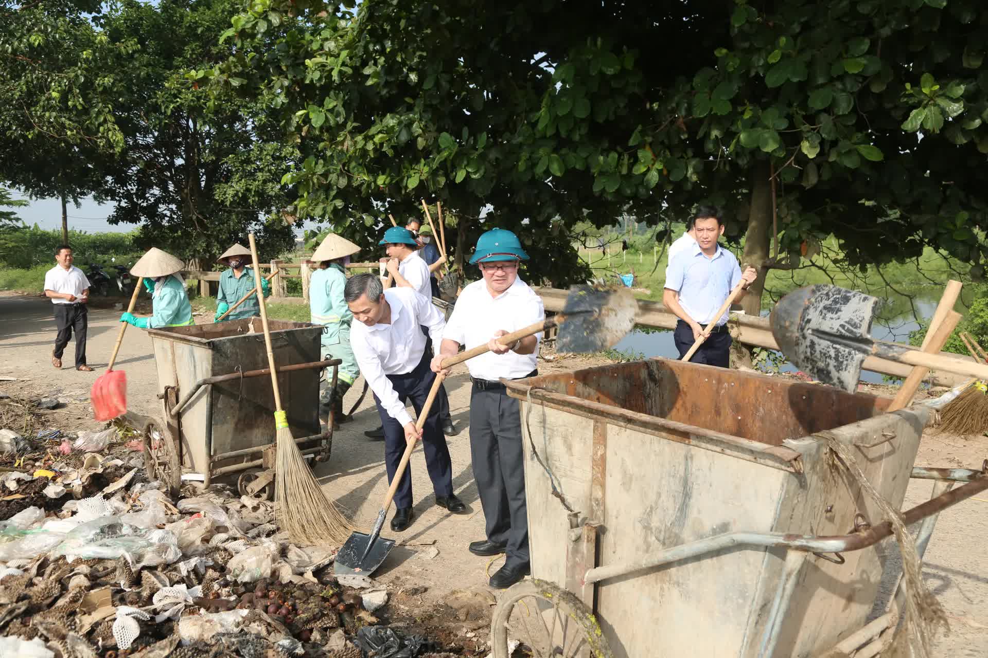 Xã Tiến Thắng: ra quân tổng vệ sinh môi trường- Ảnh 3.
