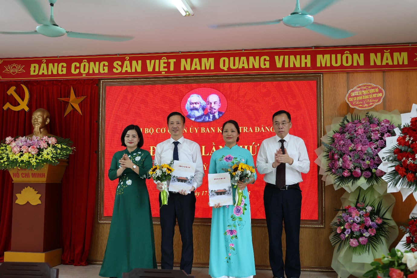 Đại hội Chi bộ lần thứ nhất các Chi bộ trực thuộc Đảng bộ các cơ quan Đảng xã Mê Linh thành công tốt đẹp- Ảnh 4.