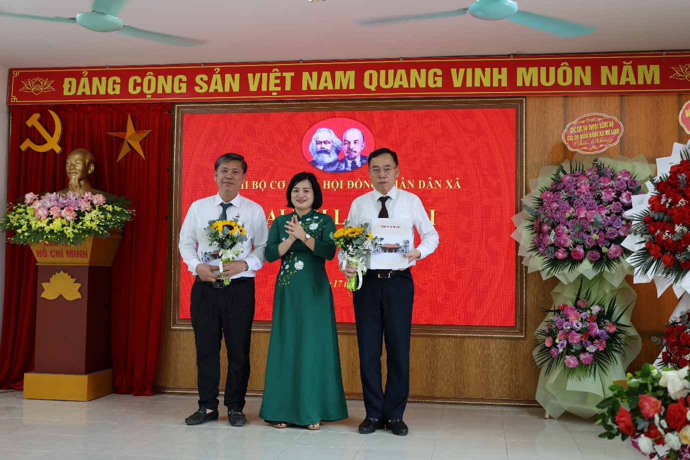 Đại hội Chi bộ lần thứ nhất các Chi bộ trực thuộc Đảng bộ các cơ quan Đảng xã Mê Linh thành công tốt đẹp- Ảnh 5.