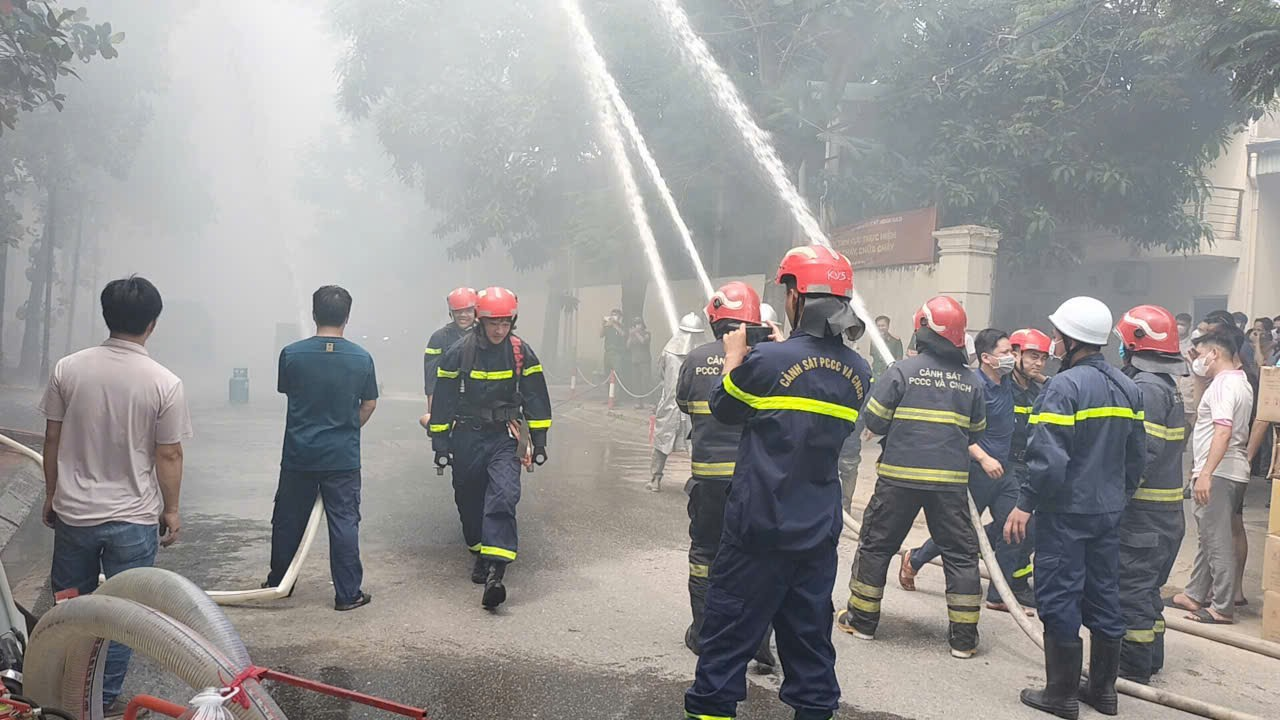 Phòng Cảnh sát phòng cháy chữa cháy và cứu nạn cứu hộ - Công an TP Hà Nội khuyến cáo các biện pháp phòng cháy và chữa cháy đối với khu dân cư- Ảnh 1.