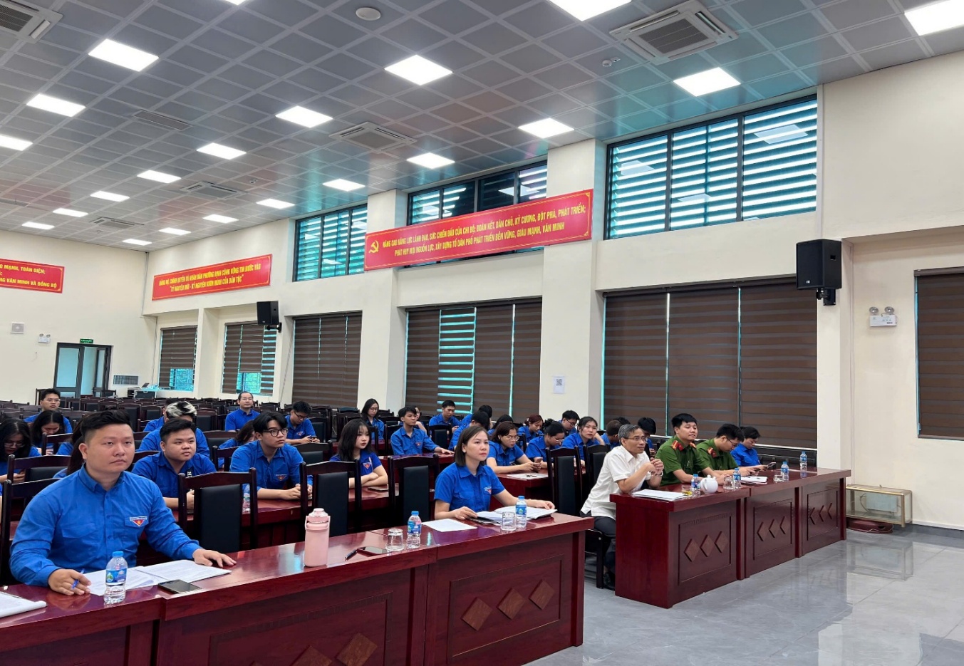 Đoàn phường Phương Liệt tổ chức Hội nghị công bố Quyết định về công tác tổ chức, cán bộ của Đoàn TNCS Hồ Chí Minh phường Phương Liệt; Hội nghị lần thứ nhất Ban Chấp hành Đoàn TNCS Hồ Chí Minh phường Phương Liệt- Ảnh 1.