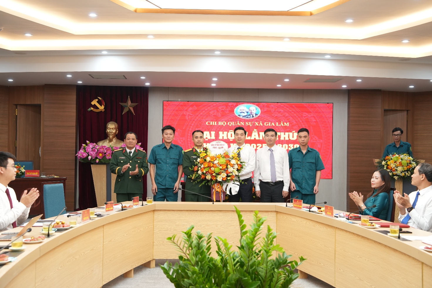 XÃ GIA LÂM TỔ CHỨC THÀNH CÔNG ĐẠI HỘI CHI BỘ QUÂN SỰ LẦN THỨ NHẤT, NHIỆM KỲ 2025–2030- Ảnh 1.