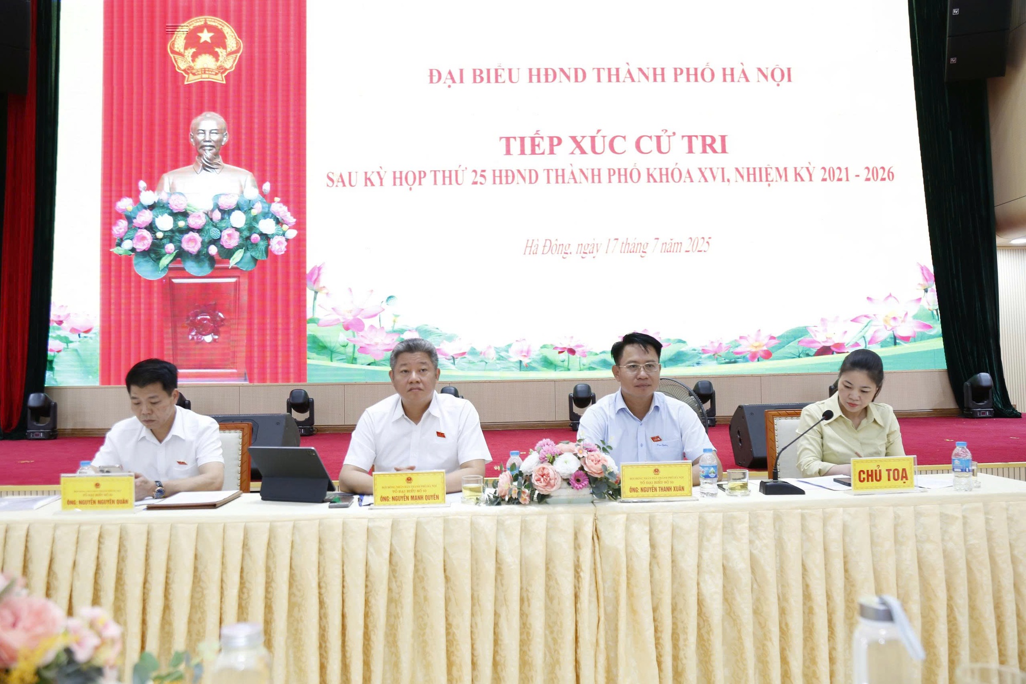 Tổ đại biểu số 10 HĐND thành phố Hà Nội đã tiếp xúc cử tri các phường: Hà Đông, Dương Nội, Yên Nghĩa, Phú Lương, Kiến Hưng- Ảnh 1.