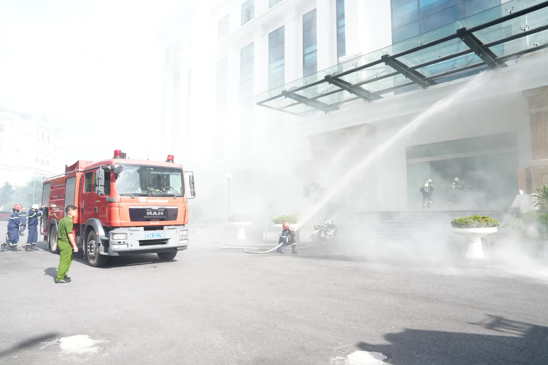 Phường Cầu Giấy: phổ biến pháp luật, tập huấn nghiệp vụ PCCC&CNCH- Ảnh 4.