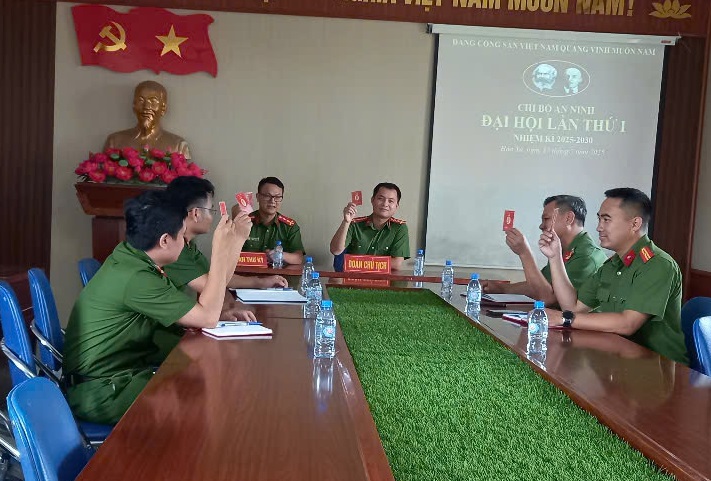 SÔI NỔI ĐẠI HỘI CÁC CHI, ĐẢNG BỘ TRỰC THUỘC TIẾN TỚI ĐẠI HỘI ĐẢNG BỘ XÃ HÒA XÁ LẦN THỨ I, NHIỆM KỲ 2025-2030- Ảnh 10.