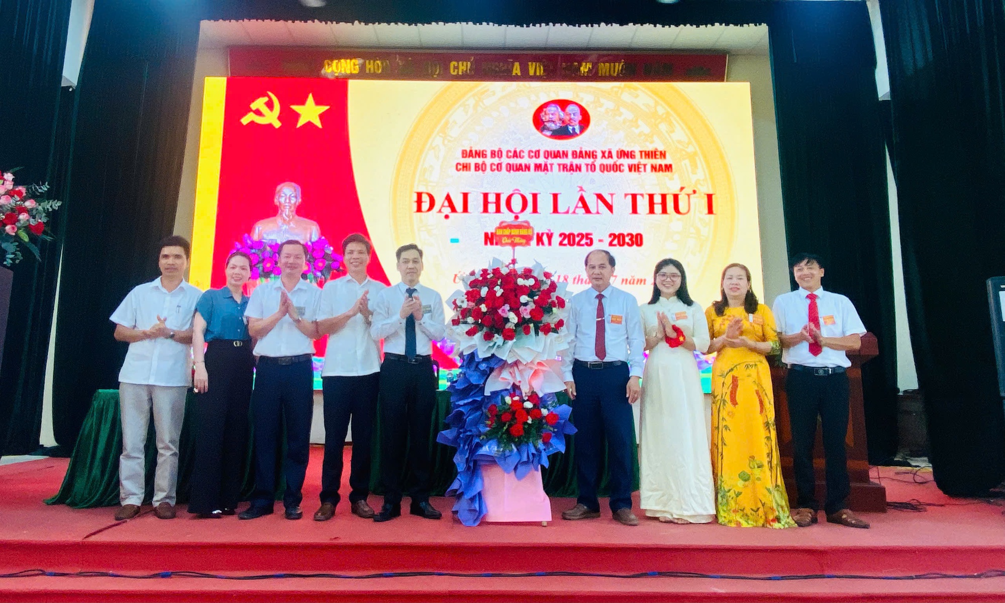 Chi bộ cơ quan Mặt trận tổ quốc xã tổ chức đại hội lần thứ I, nhiệm kỳ 2025-2030- Ảnh 1.