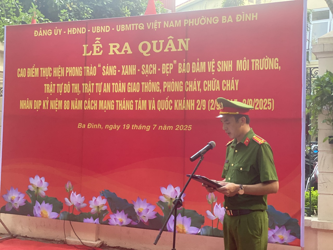Phường Ba Đình: Tổ chức Lễ ra quân cao điểm thực hiện phong trào “Sáng- Xanh-Sạch- Đẹp” nhân dịp kỷ niệm 80 năm Cách mạng tháng Tám và Quốc khánh 2/9- Ảnh 4.
