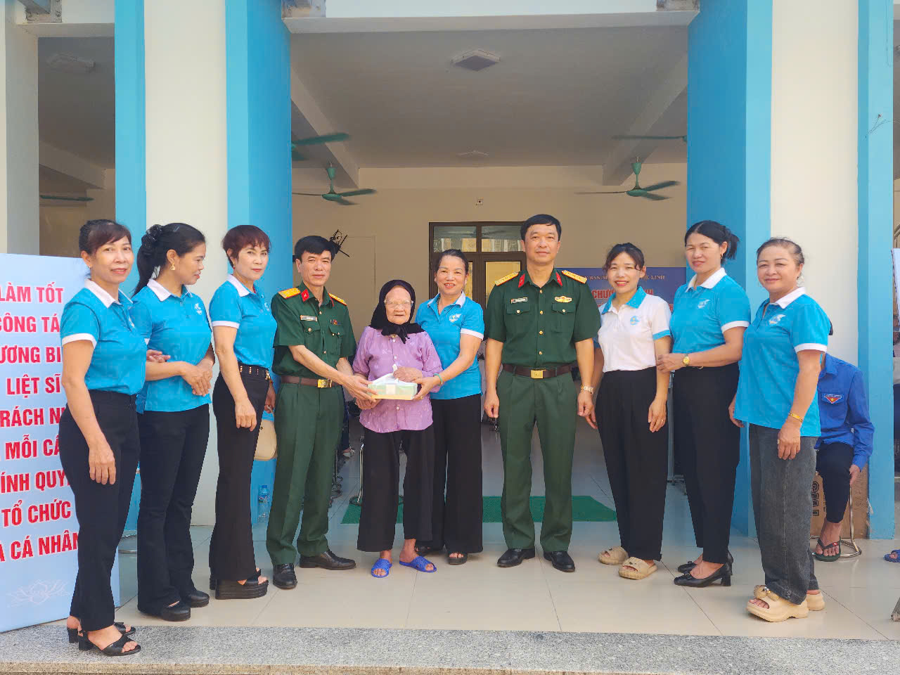 Xã Mê Linh: Khám bệnh, tư vấn sức khỏe, cấp thuốc cho hơn 700 đối tượng chính sách- Ảnh 5.