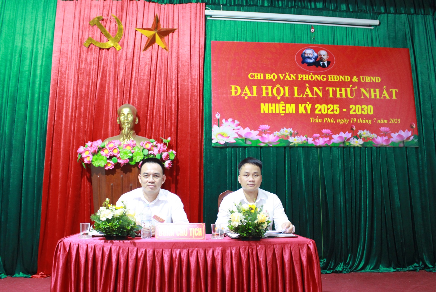 Chi bộ văn phòng HĐND và UBND: tổ chức  thành công Đại hội lần thứ nhất, nhiệm kỳ 2025-2030- Ảnh 1.