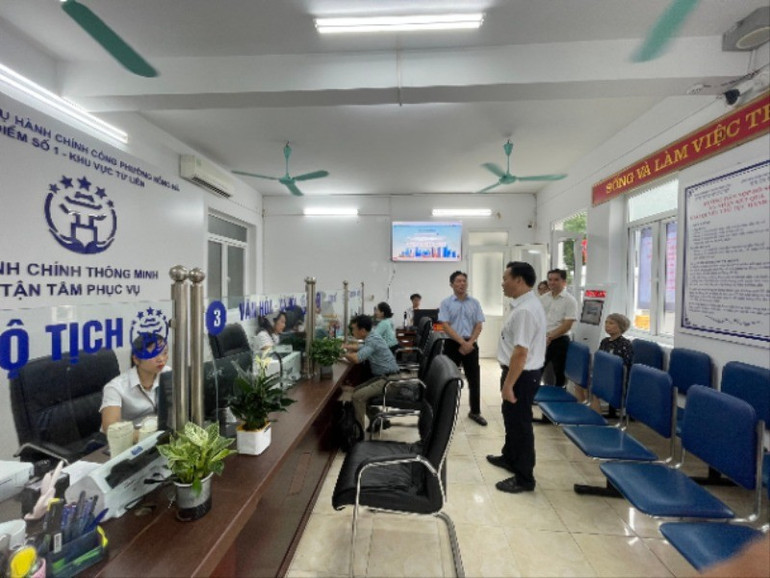 Người dân hài lòng với tinh thần phục vụ tận tình, chuyên nghiệp- Ảnh 5.