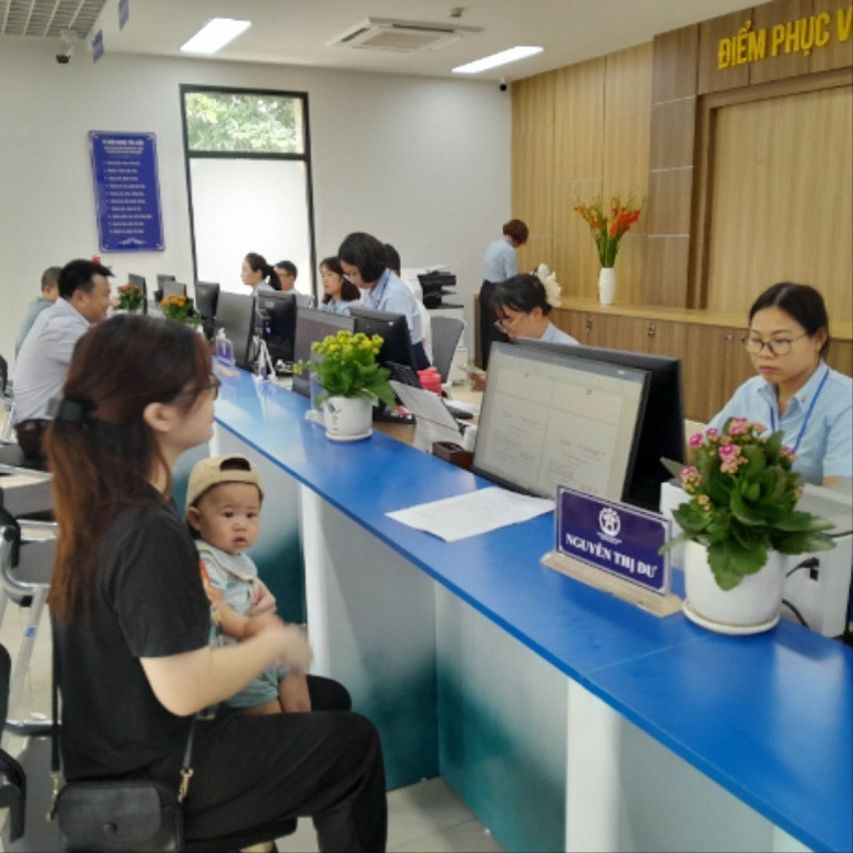 Người dân hài lòng với tinh thần phục vụ tận tình, chuyên nghiệp- Ảnh 3.