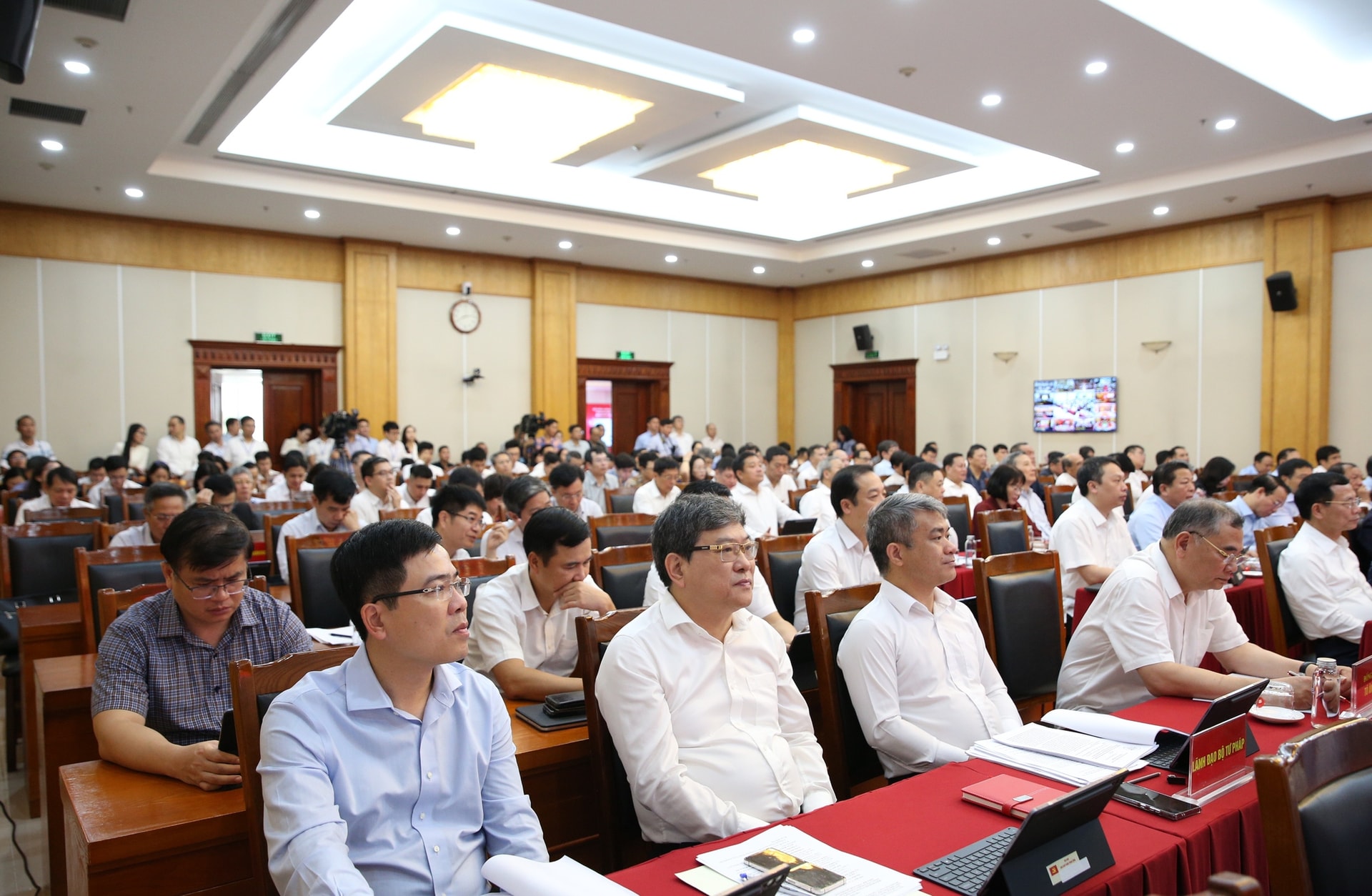 Tổng Bí thư Tô Lâm chủ trì hội nghị sơ kết công tác phát triển khoa học, công nghệ, đổi mới sáng tạo và chuyển đổi số- Ảnh 5.