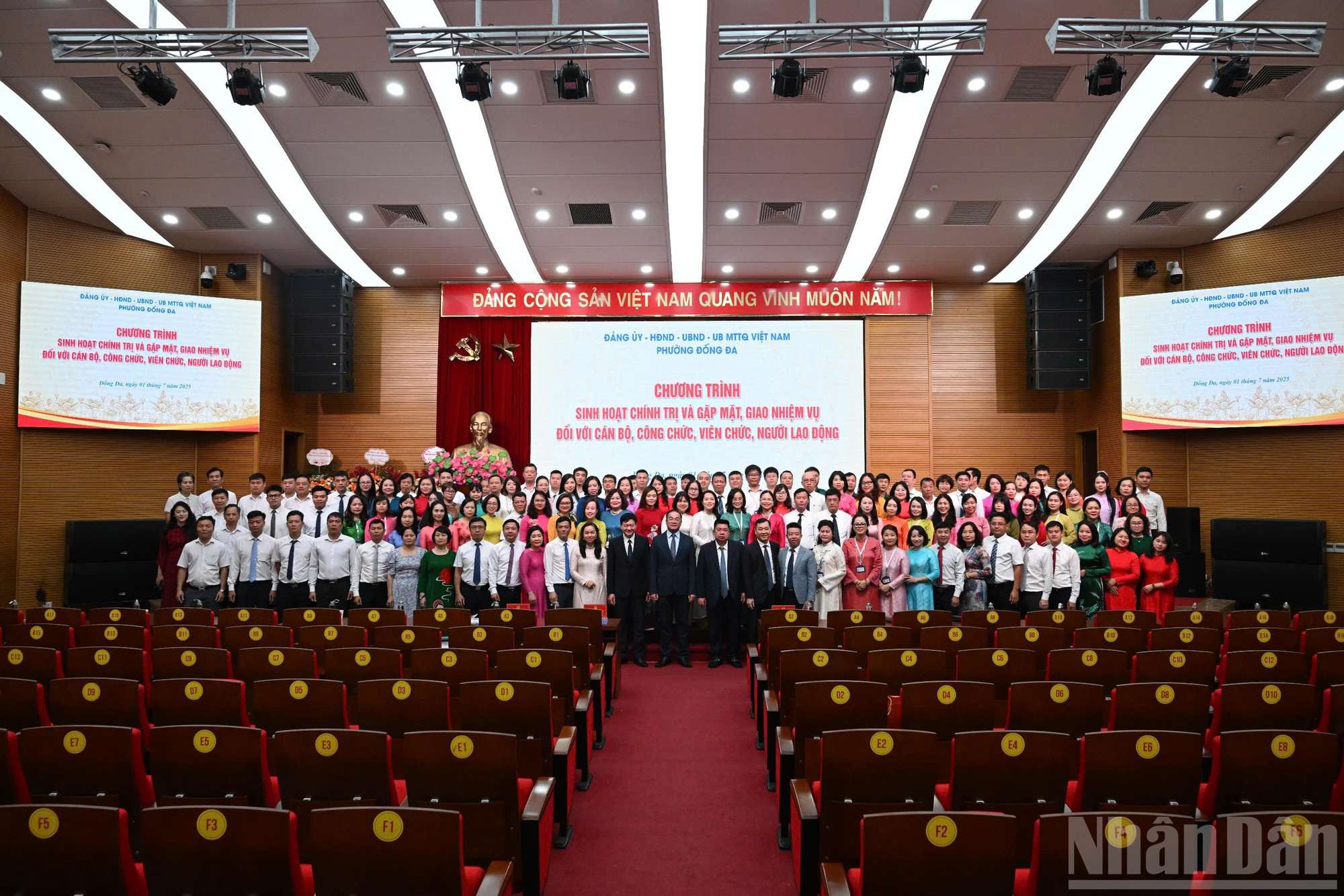 [Ảnh] Hà Nội ngày đầu làm việc chính quyền 2 cấp- Ảnh 5.