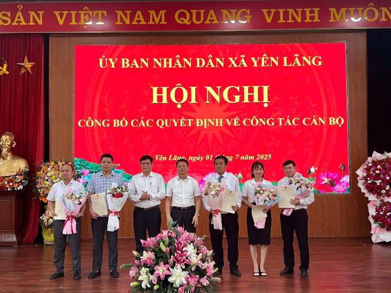 ỦY BAN NHÂN DÂN XÃ YÊN LÃNG CÔNG BỐ CÁC QUYẾT ĐỊNH VỀ CÔNG TÁC CÁN BỘ- Ảnh 2.