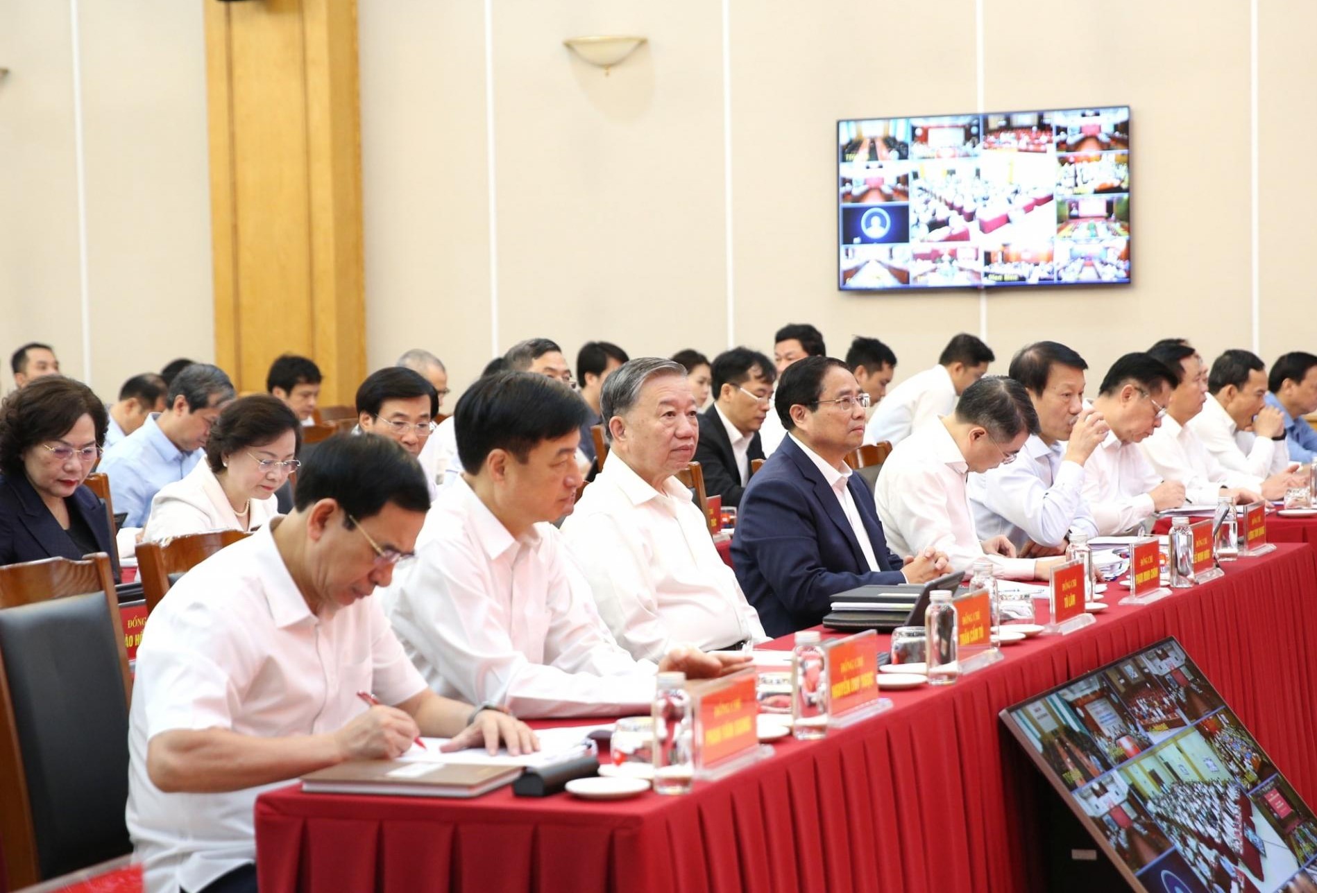 Tổng Bí thư Tô Lâm chủ trì hội nghị sơ kết về thực hiện Nghị quyết 57-NQ/TW- Ảnh 1.