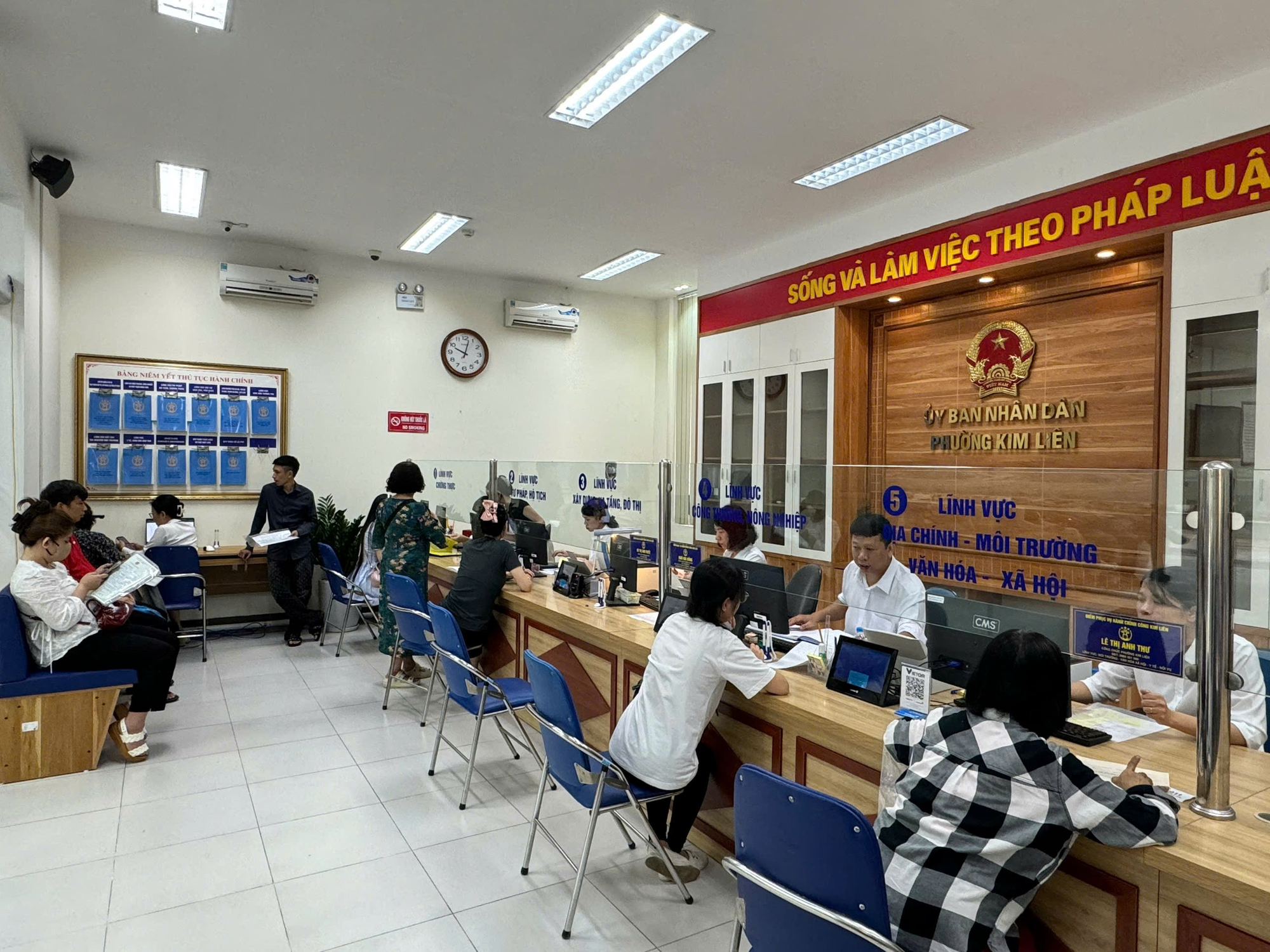 PHƯỜNG KIM LIÊN: CHÍNH THỨC TRIỂN KHAI NGÀY LÀM VIỆC ĐẦU TIÊN THEO MÔ HÌNH CHÍNH QUYỀN 2 CẤP- Ảnh 1.