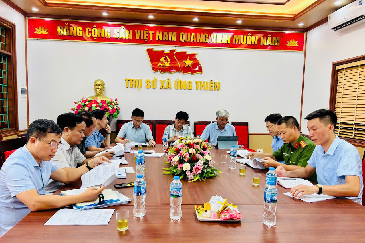 Xã Ứng Thiên tổ chức hội nghị UBND đầu tiên theo mô hình chính quyền địa phương hai cấp- Ảnh 2.