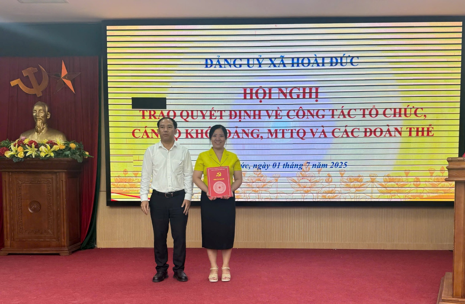 Đảng uỷ xã Hoài Đức công bố và trao Quyết định về công tác tổ chức, cán bộ, khối Đảng, MTTQ và các đoàn thể- Ảnh 4.