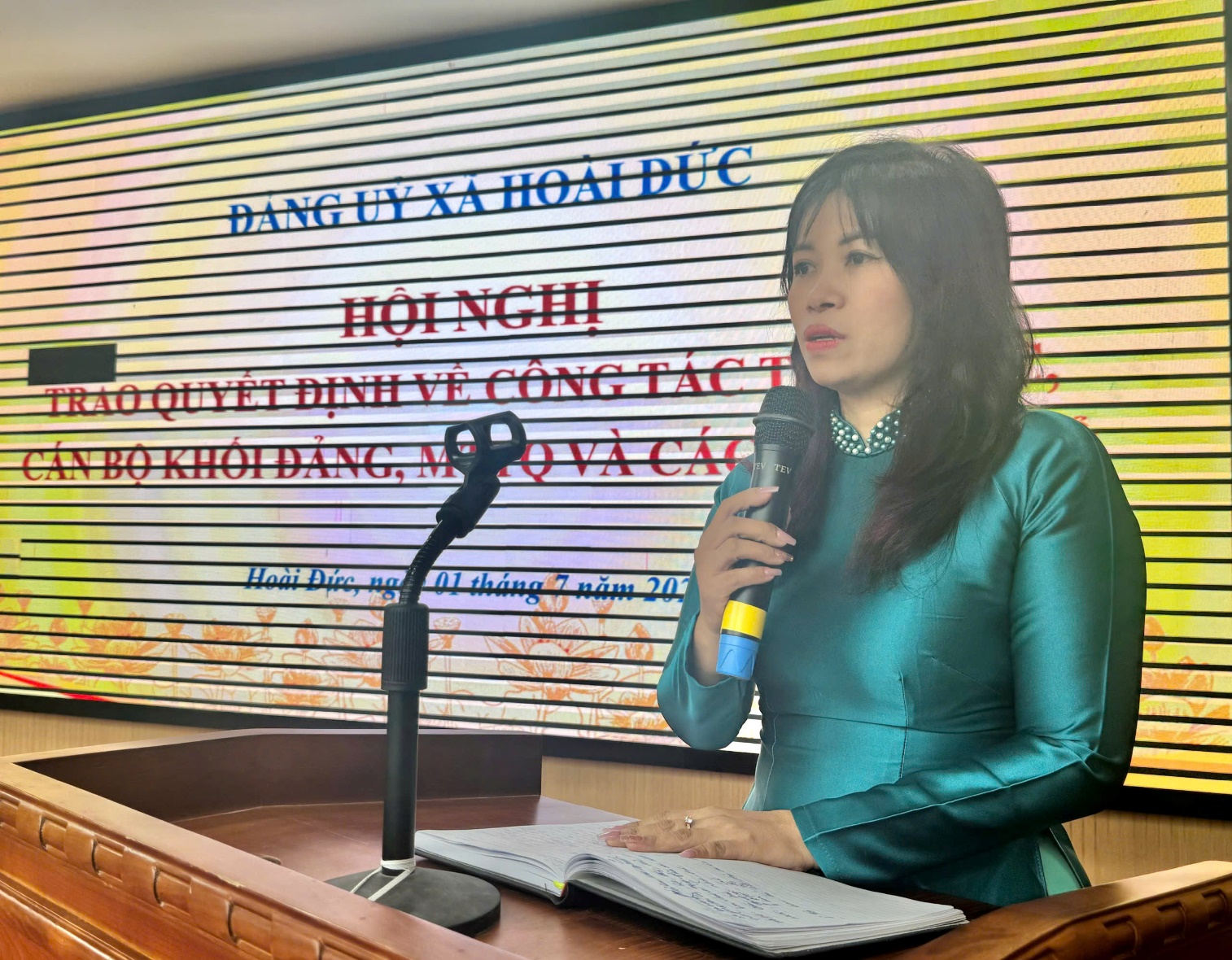 Đảng uỷ xã Hoài Đức công bố và trao Quyết định về công tác tổ chức, cán bộ, khối Đảng, MTTQ và các đoàn thể- Ảnh 10.