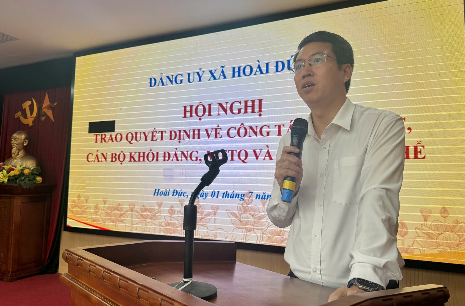 Đảng uỷ xã Hoài Đức công bố và trao Quyết định về công tác tổ chức, cán bộ, khối Đảng, MTTQ và các đoàn thể- Ảnh 11.