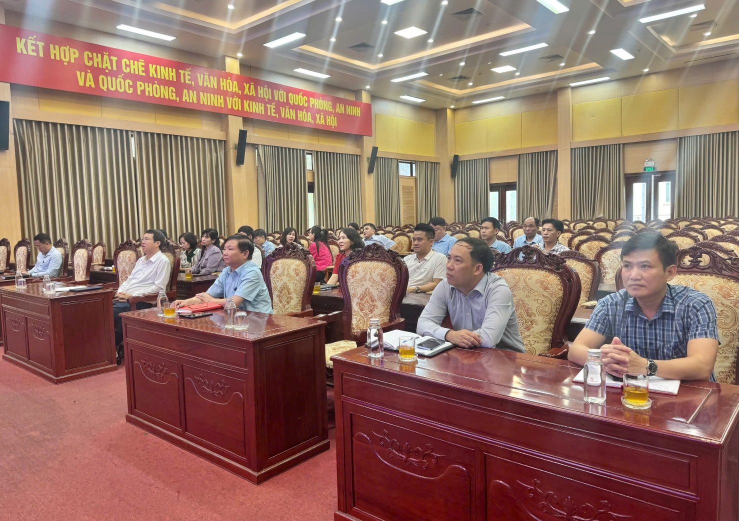 Xã Hoài Đức dự hội nghị sơ kết 6 tháng đầu năm Ban Chỉ đạo Trung ương về phát triển khoa học, công nghệ, đổi mới sáng tạo và chuyển đổi số- Ảnh 1.