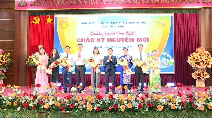 Phúc Thọ: Đặc sắc Chương trình văn nghệ "Chào kỷ nguyên mới" – Khí thế mới và khát vọng vươn mình- Ảnh 5.