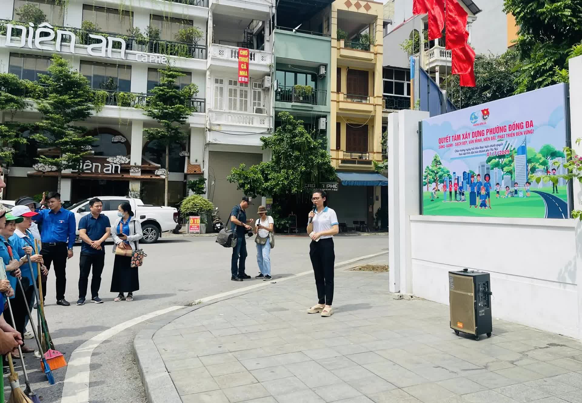 Các phường mới tổng vệ sinh chào đón ngày đầu tiên vận hành chính quyền địa phương 2 cấp- Ảnh 9.