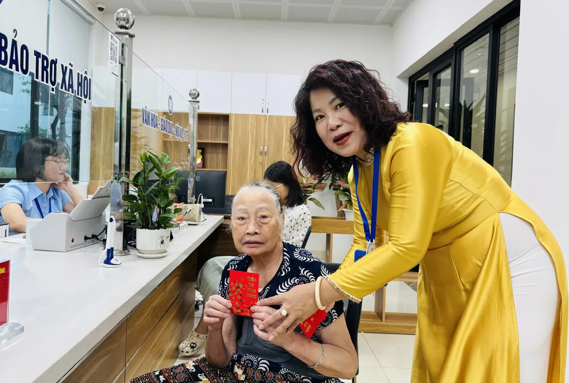 Ngày đầu vận hành mô hình chính quyền địa phương 2 cấp diễn ra thông suốt- Ảnh 5.