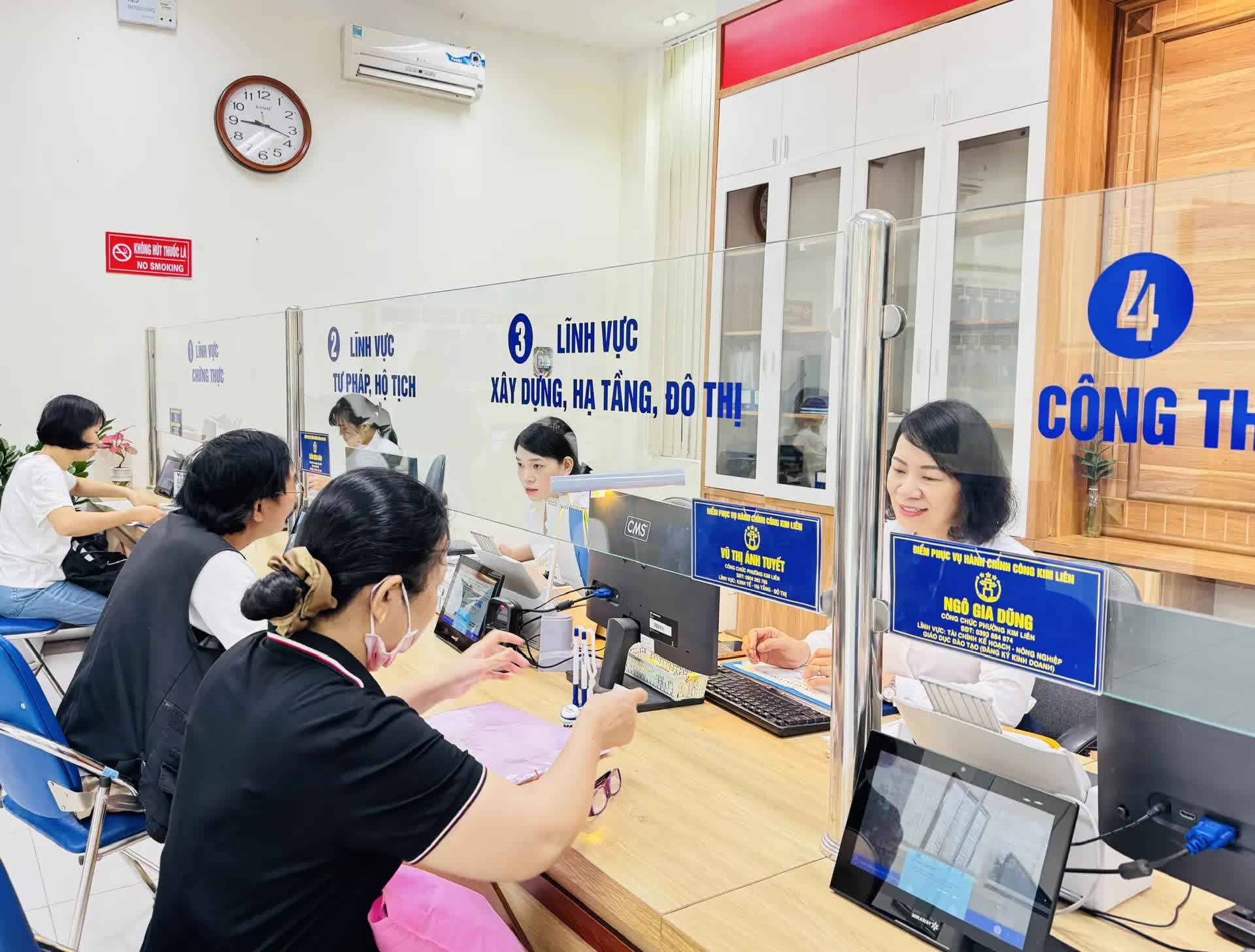 Ngày đầu vận hành mô hình chính quyền địa phương 2 cấp diễn ra thông suốt- Ảnh 1.