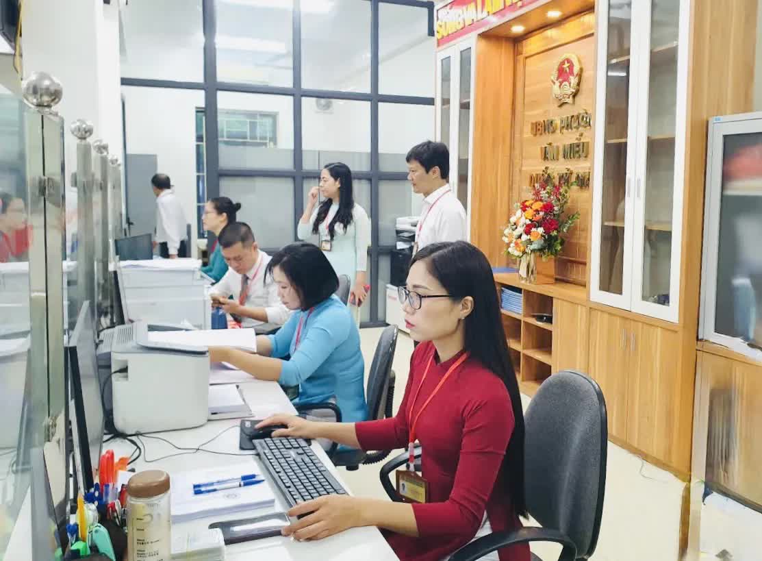 Ngày đầu vận hành mô hình chính quyền địa phương 2 cấp diễn ra thông suốt- Ảnh 9.