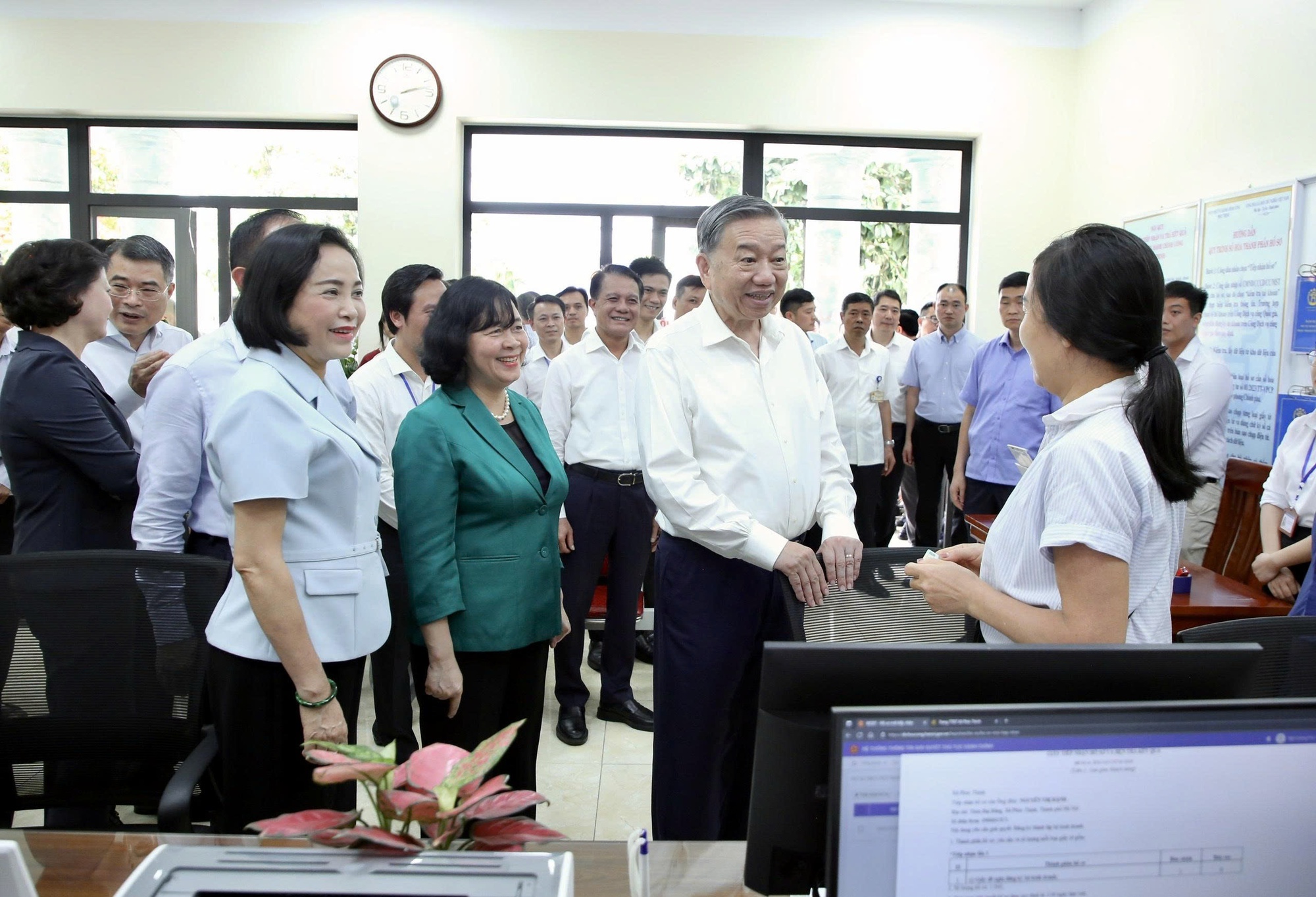 Tổng Bí thư Tô Lâm: Chủ động tìm hiểu, nắm bắt nhu cầu phục vụ Nhân dân- Ảnh 8.