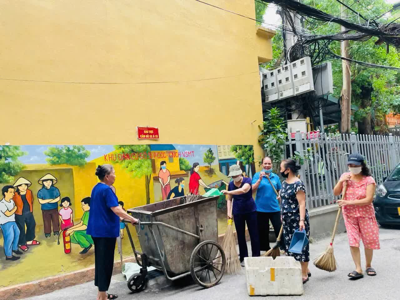Phường Thanh Xuân tổng vệ sinh môi trường, chào mừng Đại hội Đảng bộ phường- Ảnh 4.