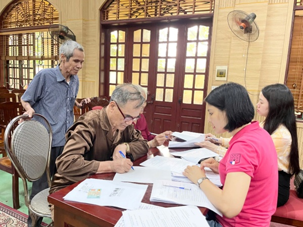 Hoài Đức tiếp nhận hơn 400 hồ sơ trợ cấp hưu trí xã hội cho Người cao tuổi không lương hưu- Ảnh 2.