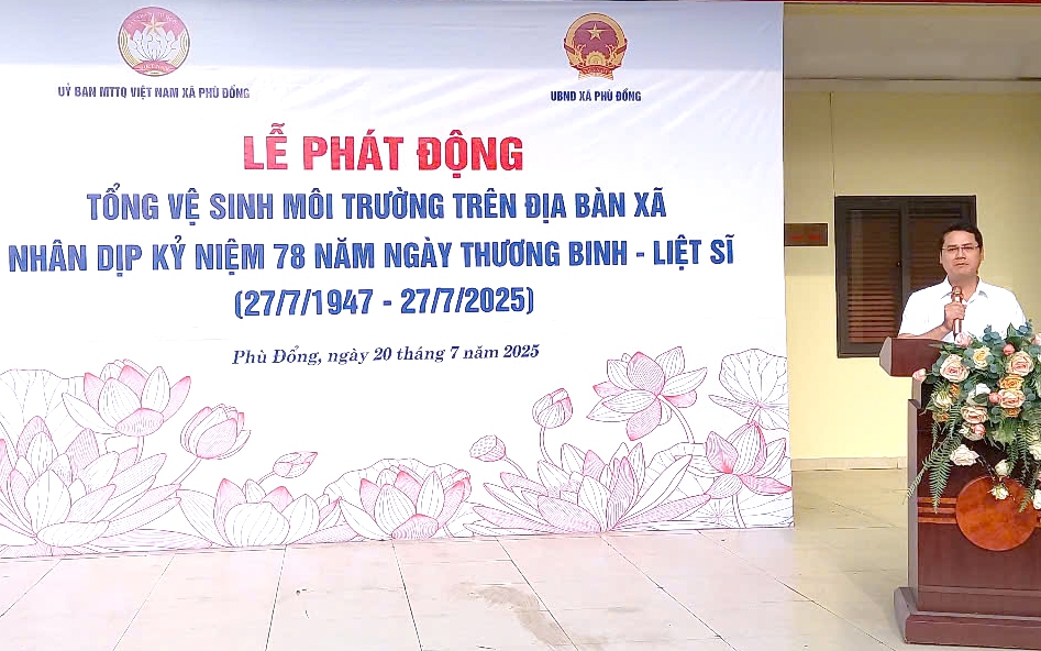 Xã Phù Đổng ra quân vệ sinh môi trường đảm bảo “Sáng - xanh - sạch - đẹp”