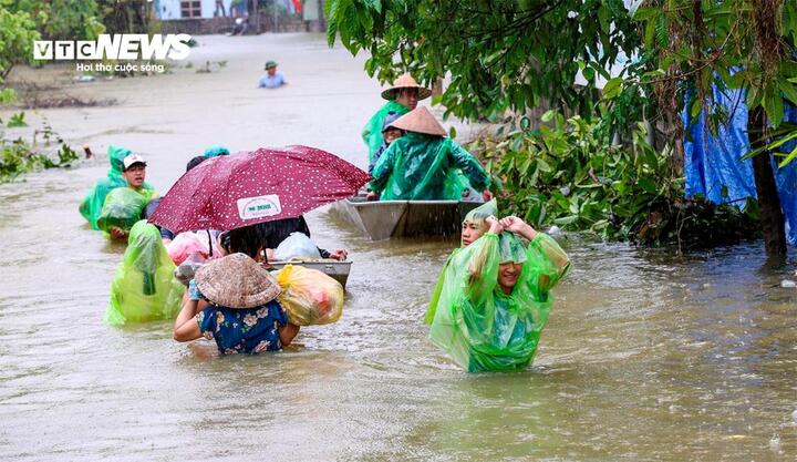 Chủ tịch UBND TP Hà Nội ra công điện chủ động, tập trung ứng phó với bão số 3 trên địa bàn Thành phố- Ảnh 2.