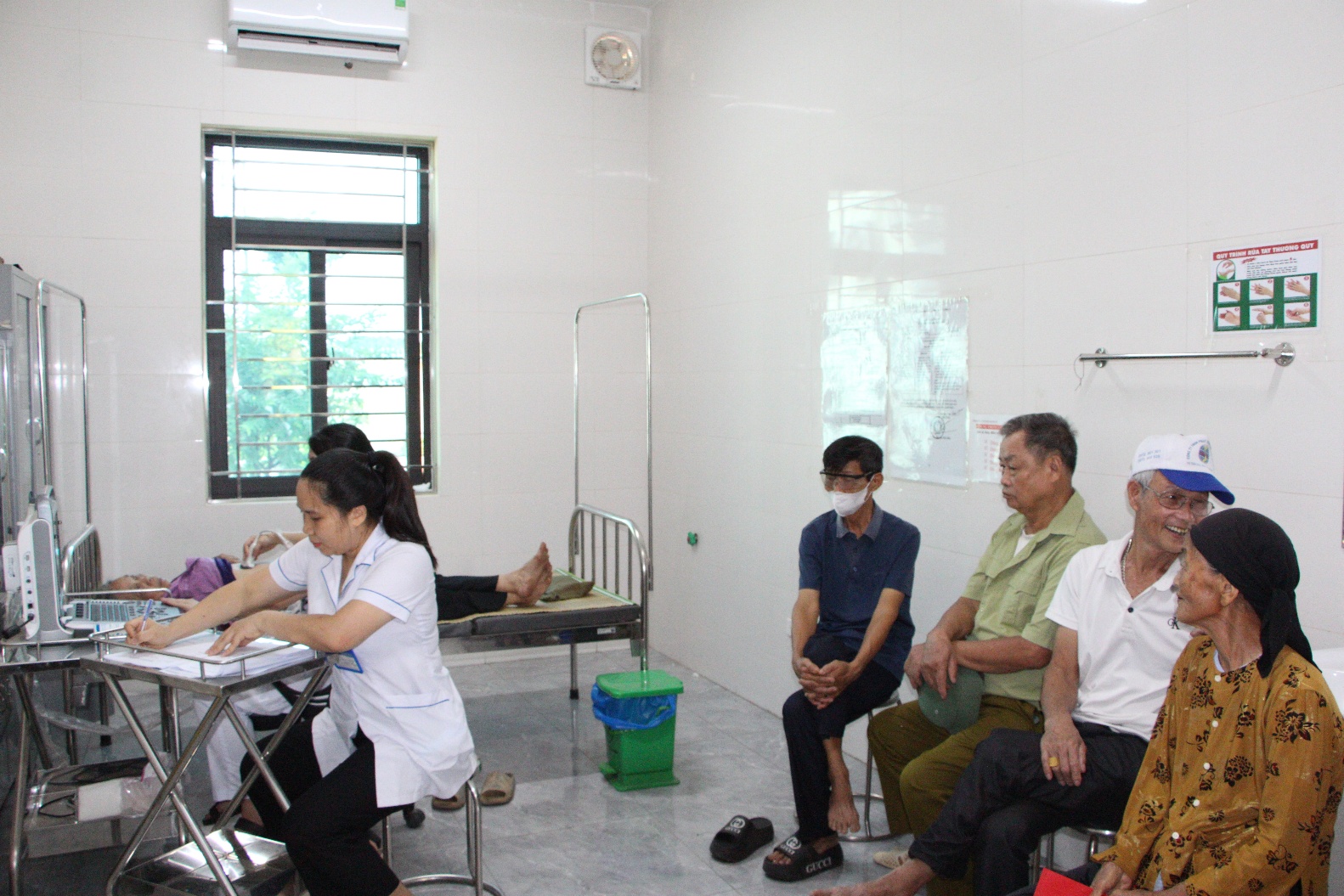 Chương Mỹ khám, chăm sóc sức khỏe cho đối tượng chính sách nhân kỷ niệm 78 năm ngày Thương binh liệt sĩ (27/7/1947 – 27/7/2025)- Ảnh 6.