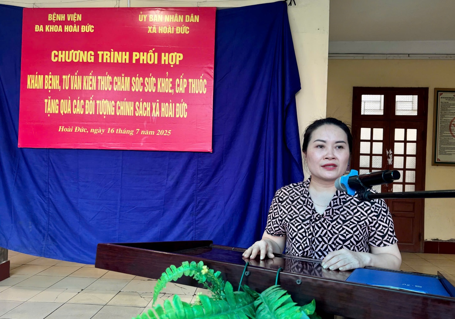 Hoài Đức trên 200 đối tượng chính sách được khám chữa bệnh, tặng quà và cấp thuốc miễn phí- Ảnh 2.