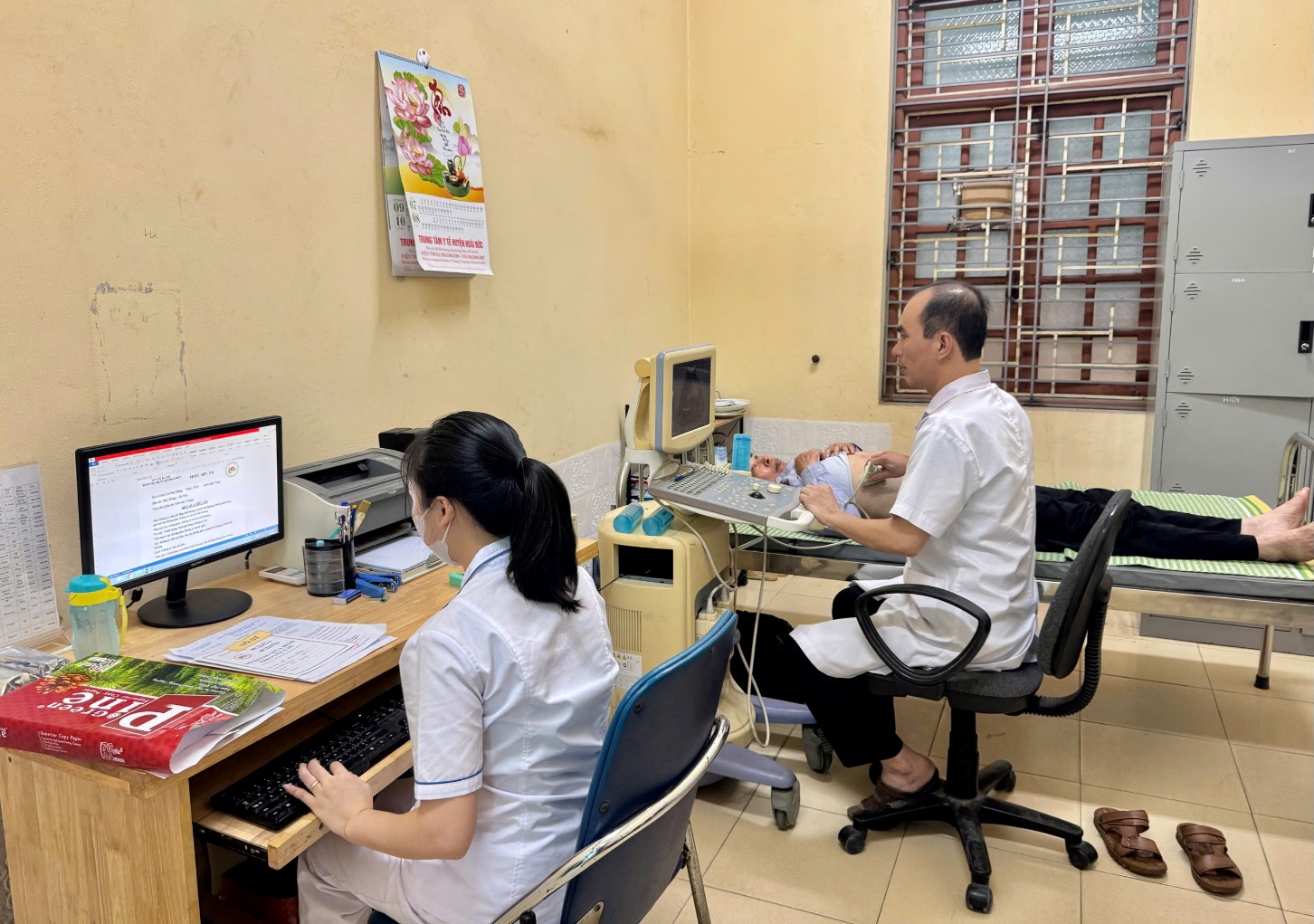 Hoài Đức trên 200 đối tượng chính sách được khám chữa bệnh, tặng quà và cấp thuốc miễn phí- Ảnh 8.