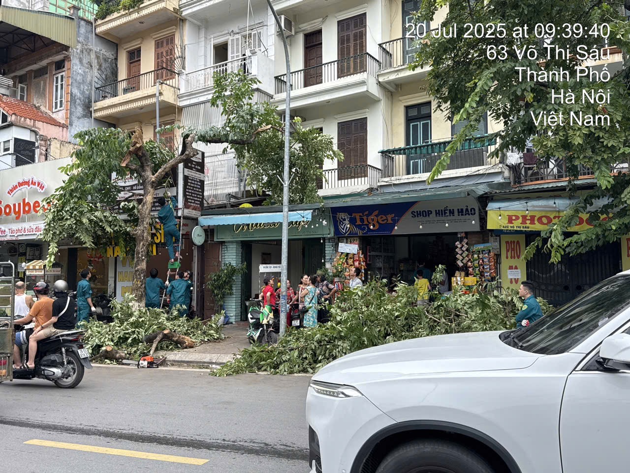 C:\Users\ASUS\Downloads\Ảnh cơn giông chiều 19.7 BMAI\IMG_5114.JPG