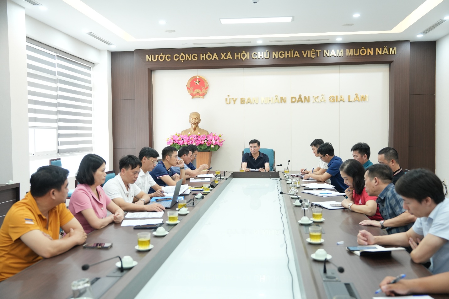 Xã Gia Lâm họp trực tuyến triển khai các phương án ứng phó bão số 3- Ảnh 1.