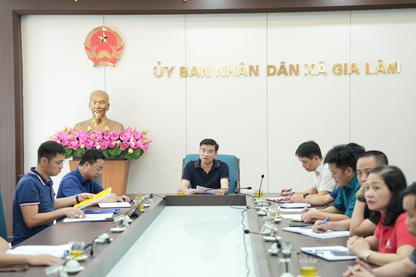 Xã Gia Lâm họp trực tuyến triển khai các phương án ứng phó bão số 3- Ảnh 2.